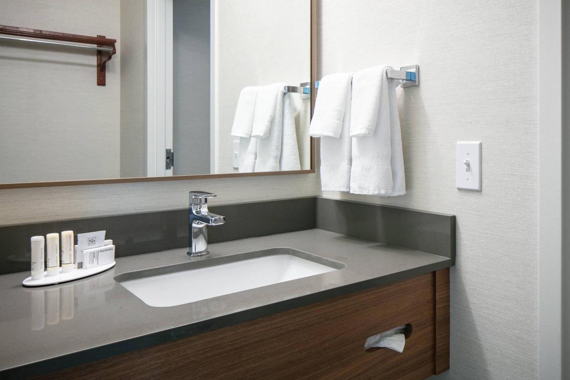 Fairfield Inn & Suites By Marriott Tulsa Central Ngoại thất bức ảnh