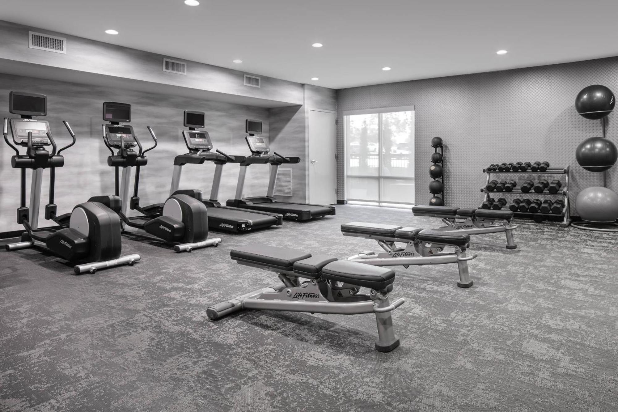 Fairfield Inn & Suites By Marriott Tulsa Central Ngoại thất bức ảnh
